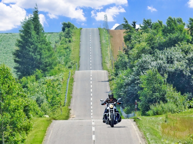 バイク通勤や屋外移動で意識したい防風の着こなし